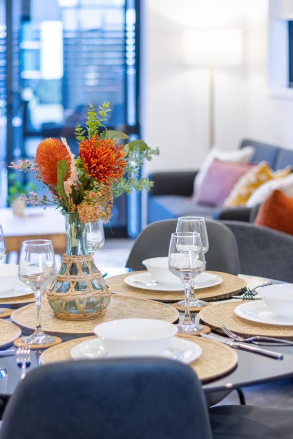 Tuam Street Delight 4 Bed 4 Bath Apartment ไครสต์เชิร์ช ภายนอก รูปภาพ