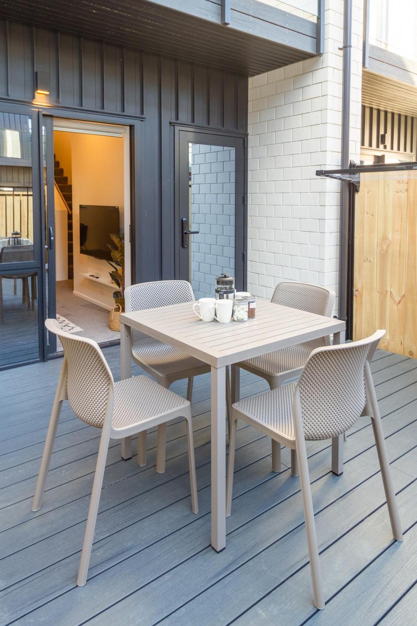 Tuam Street Delight 4 Bed 4 Bath Apartment ไครสต์เชิร์ช ภายนอก รูปภาพ